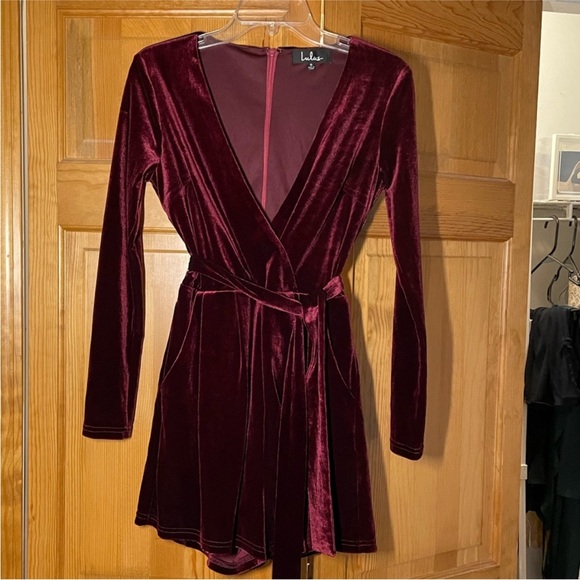 Lulu's Burgundy Velvet Romper - Picture 2 of 4